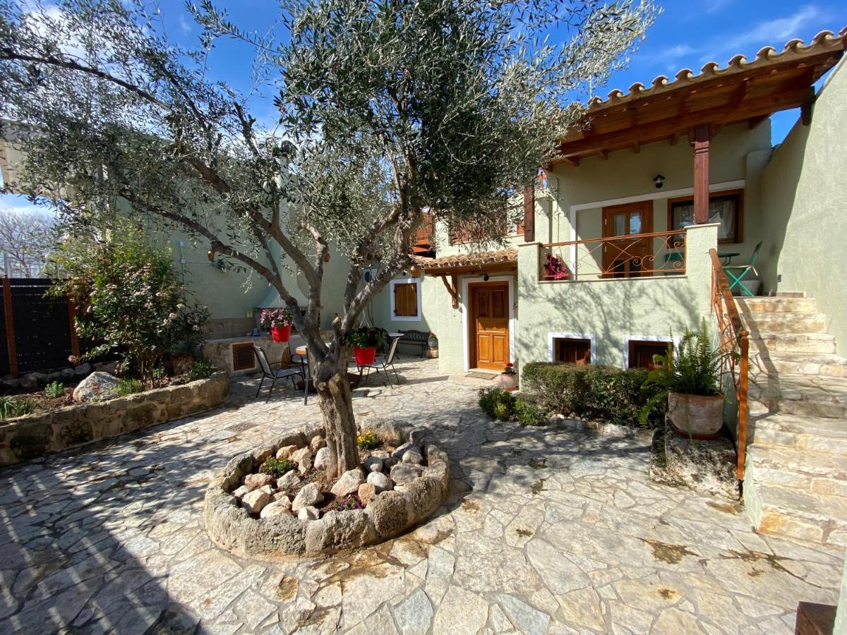 Pegasus House Corinth Exterior photo